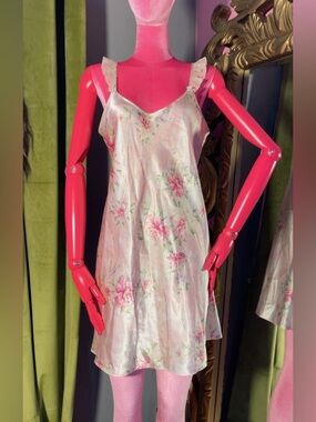 Oscar de la Renta Pink Floral Satin Slip